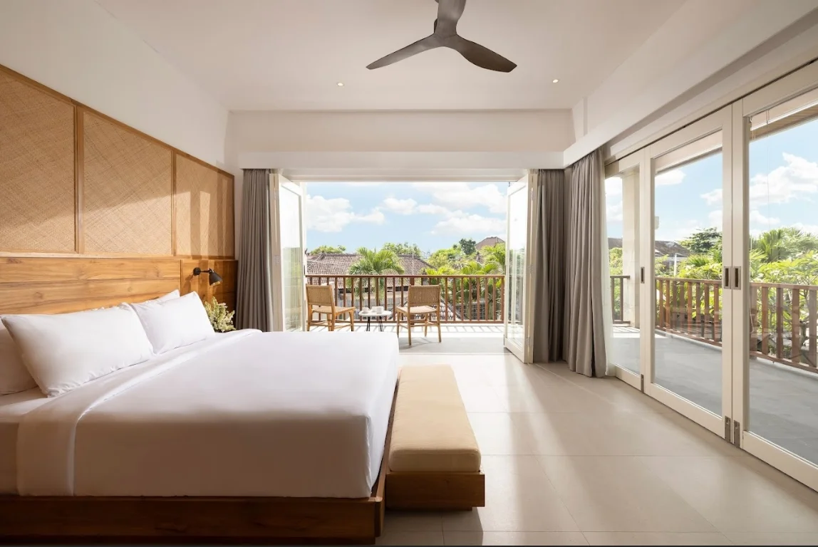 Spacious 5-Bedroom Villa in Kerobokan Bali — image 13