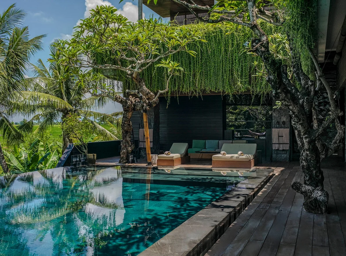7-Bedroom Designer Villa with Infinity Pool & Mountain Views in Canggu — image 4