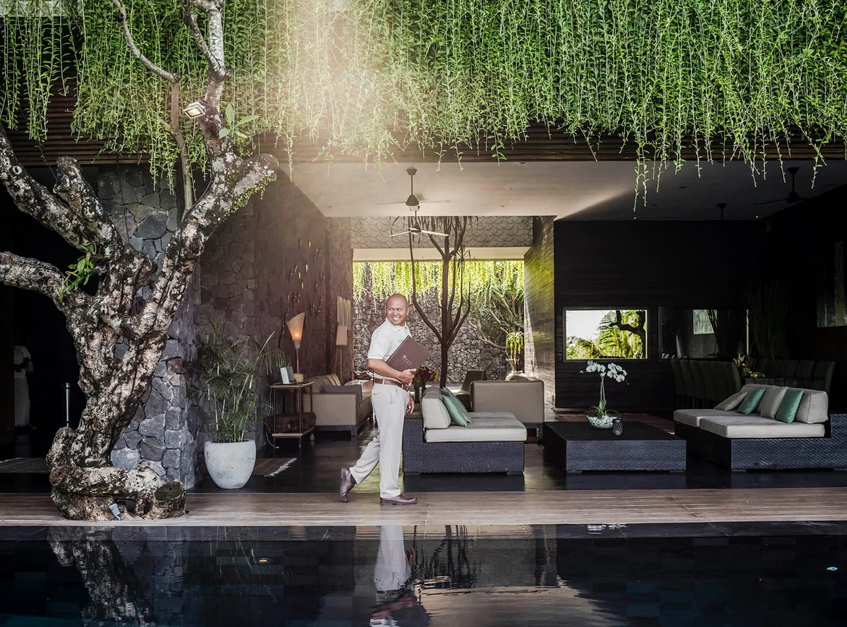 7-Bedroom Designer Villa with Infinity Pool & Mountain Views in Canggu — image 3