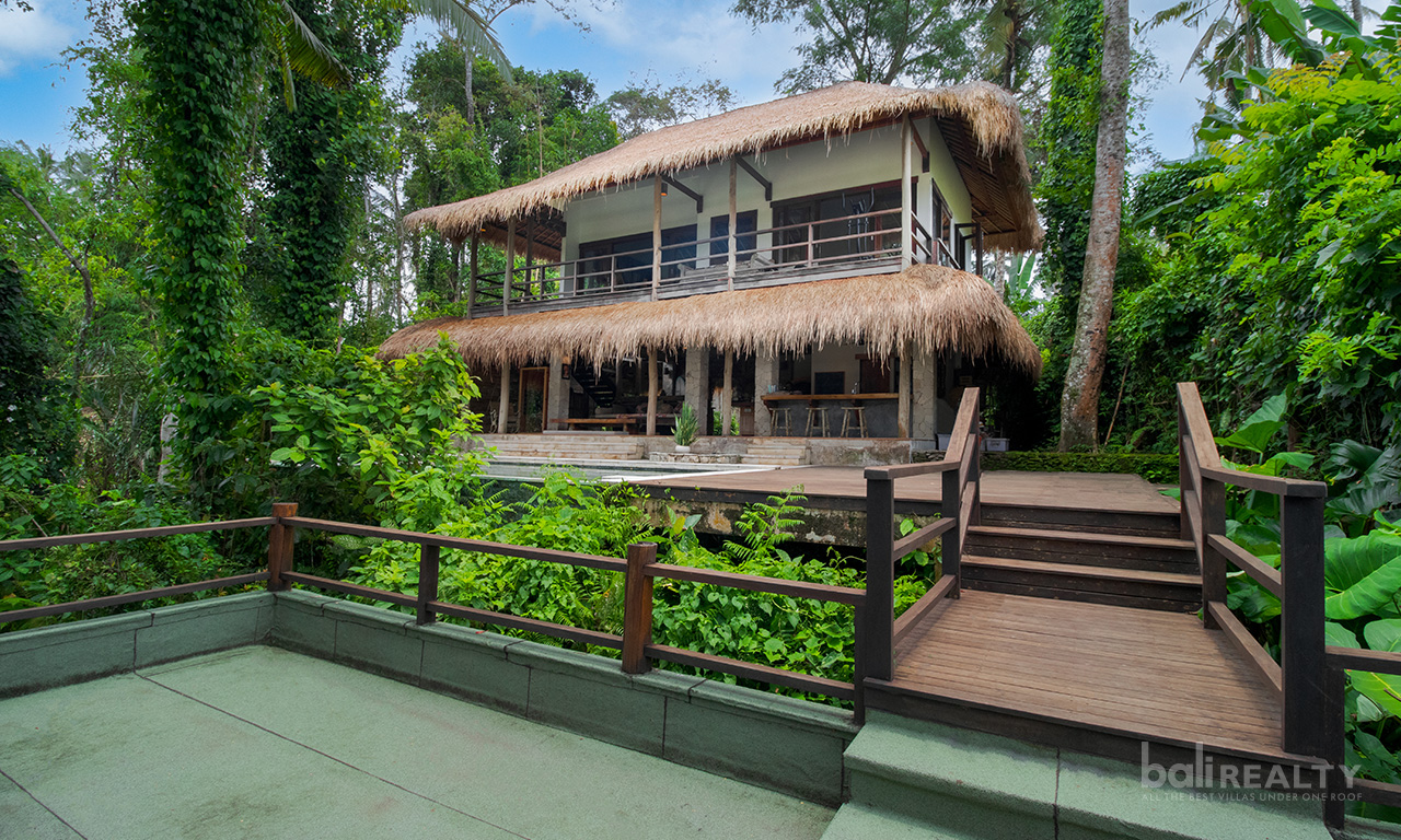 Expansive 27 ARE Freehold Property Investment Opportunity, Minutes from Central Ubud — image 1