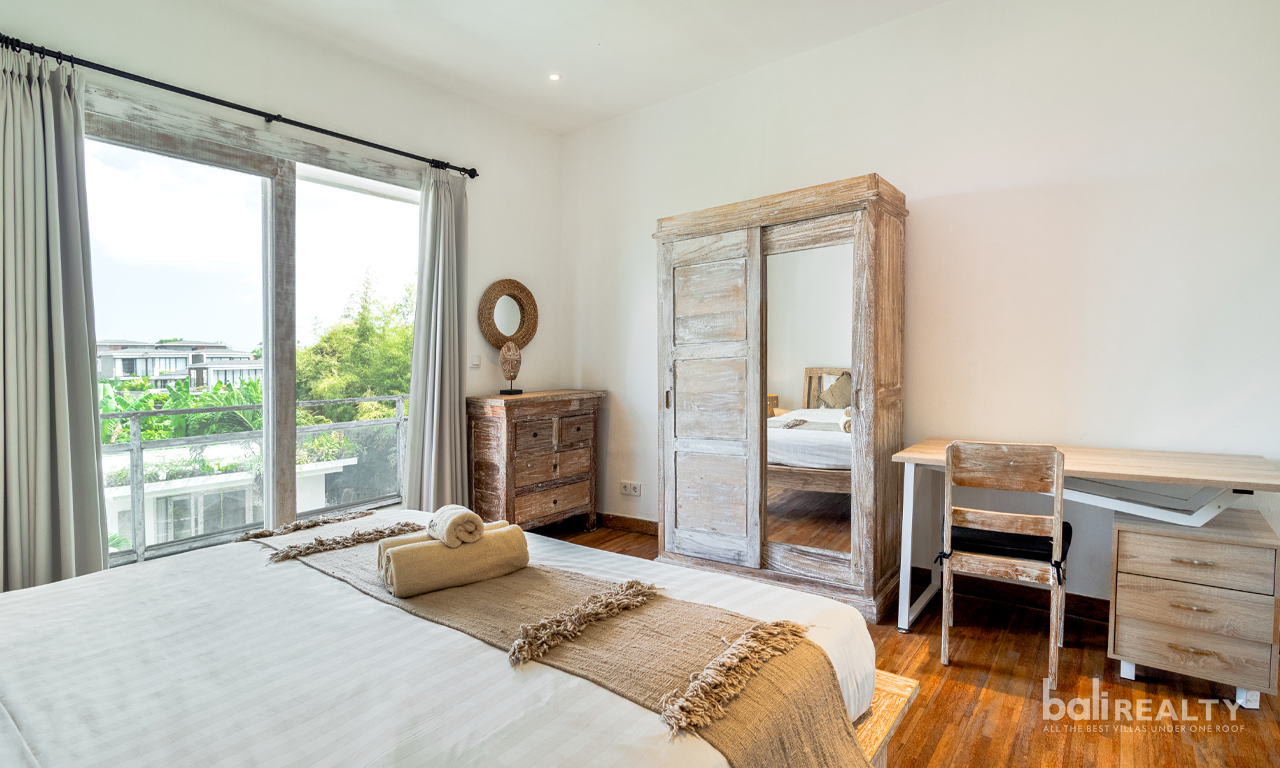 Serene and Spacious Four-Bedroom Family Villa for Yearly Rent in Umalas — image 12