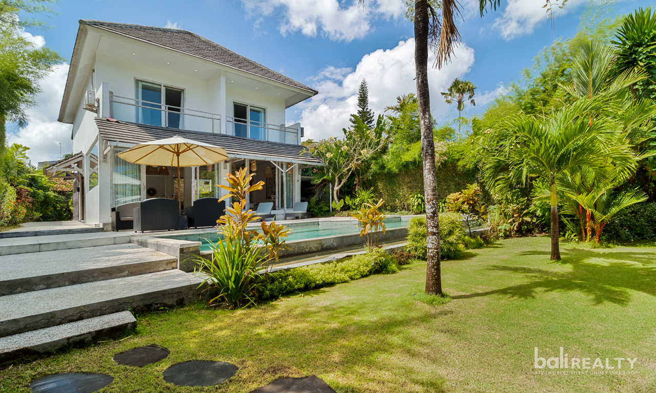 Serene and Spacious Four-Bedroom Family Villa for Yearly Rent in Umalas — image 1