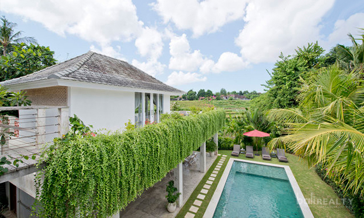 Gorgeous Mediterranean Style Villa — image 6