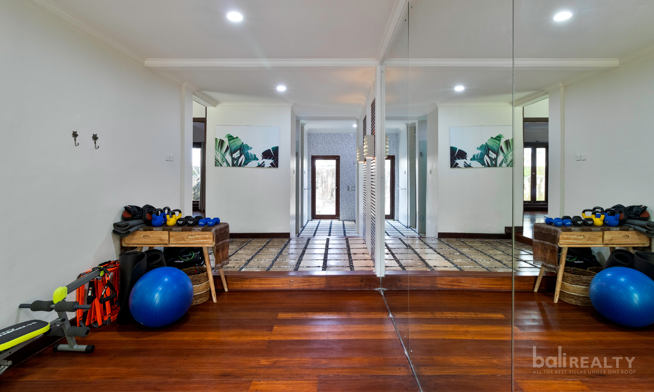 Price Slashed for Immediate Sale – Spacious 4-Bed Umalas Villa on 765sqm — image 16