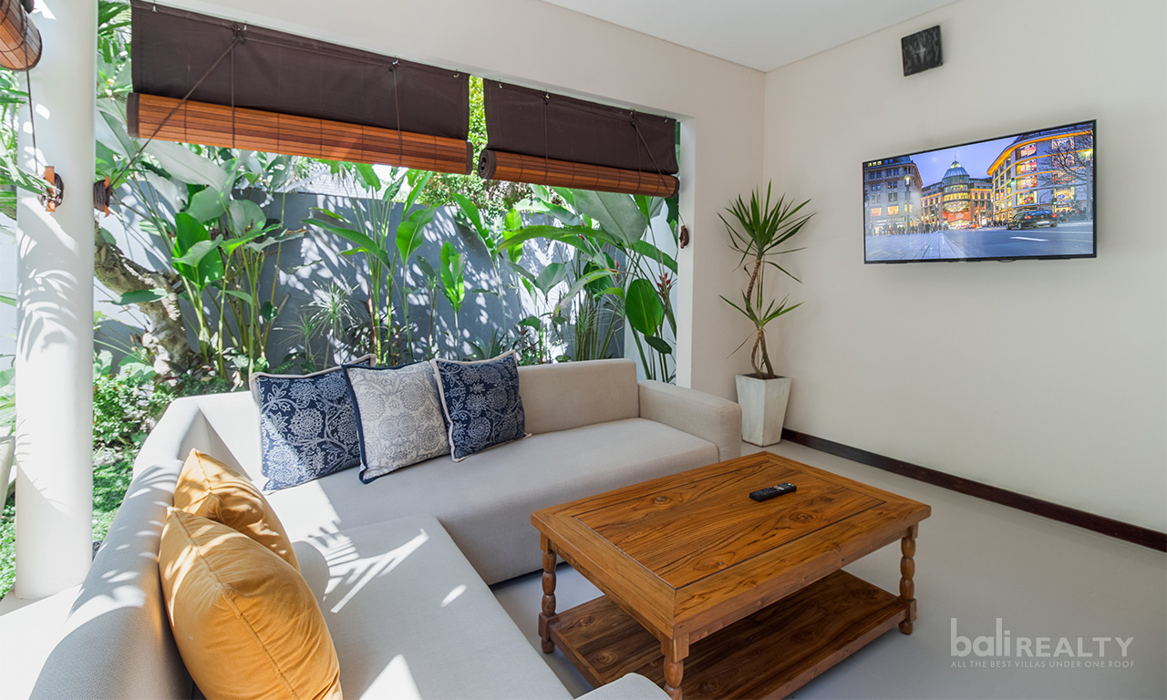 Cozy Two-Bedroom Freehold Villa in a Secure Umalas Complex – Fully Furnished, Great Deal — image 5