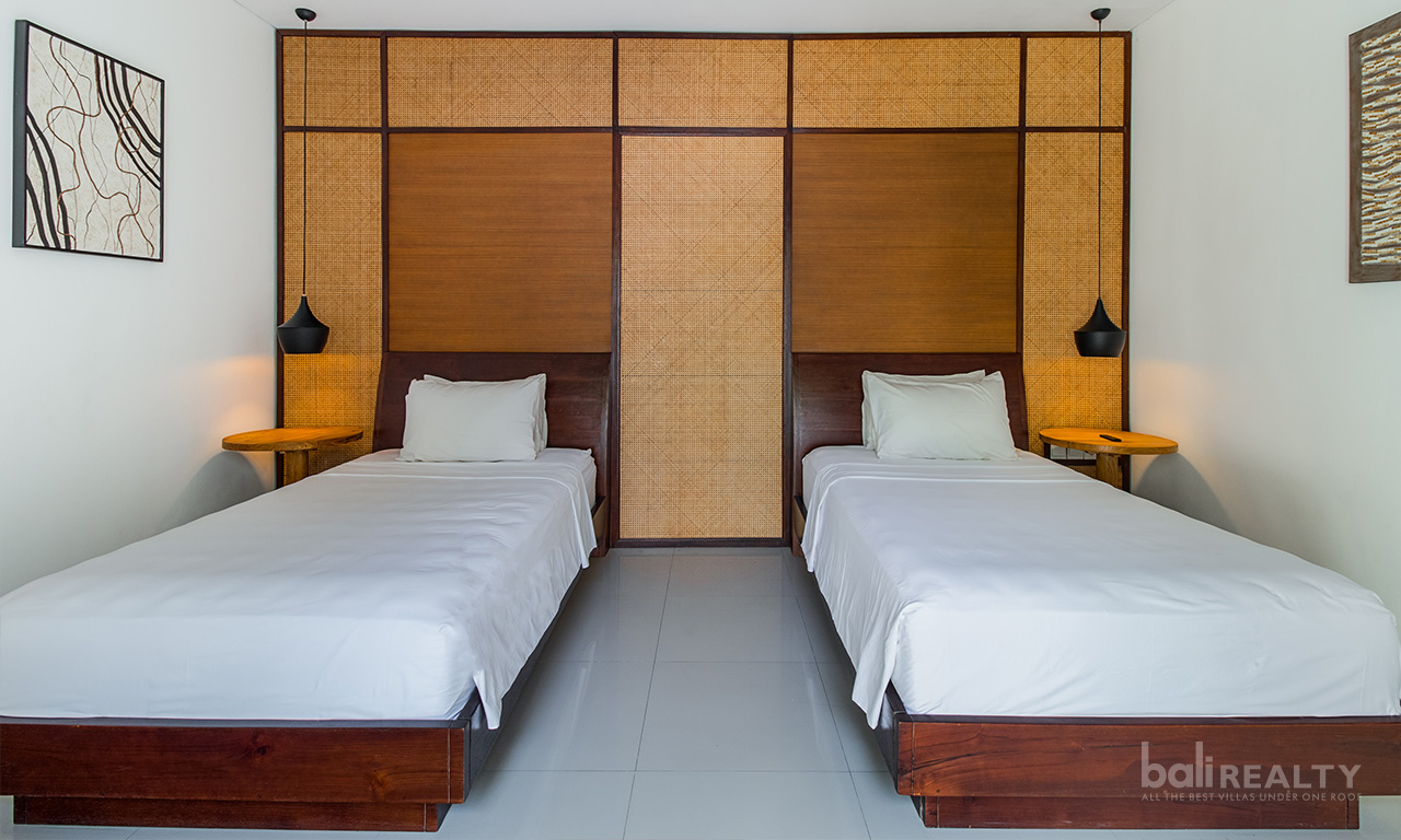 Cozy Two-Bedroom Freehold Villa in a Secure Umalas Complex – Fully Furnished, Great Deal — image 13