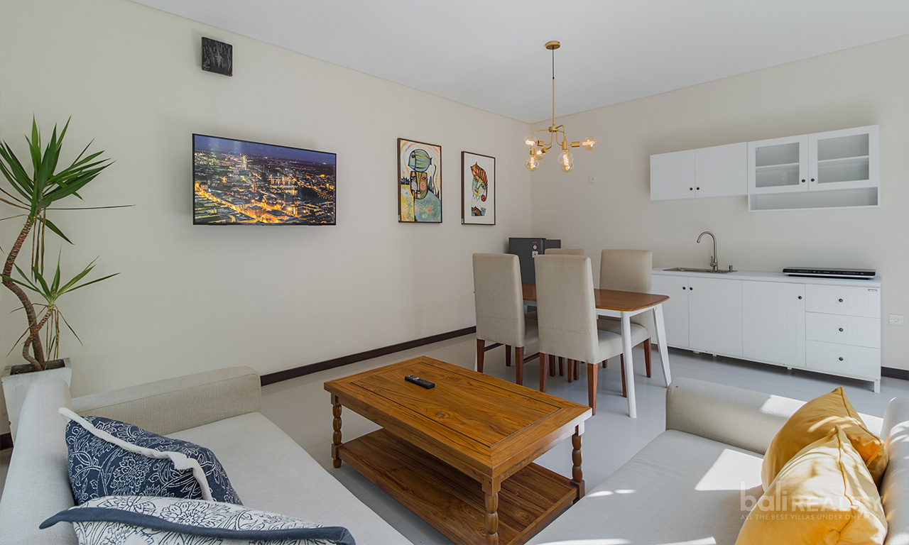 Cozy Two-Bedroom Freehold Villa in a Secure Umalas Complex – Fully Furnished, Great Deal — image 6