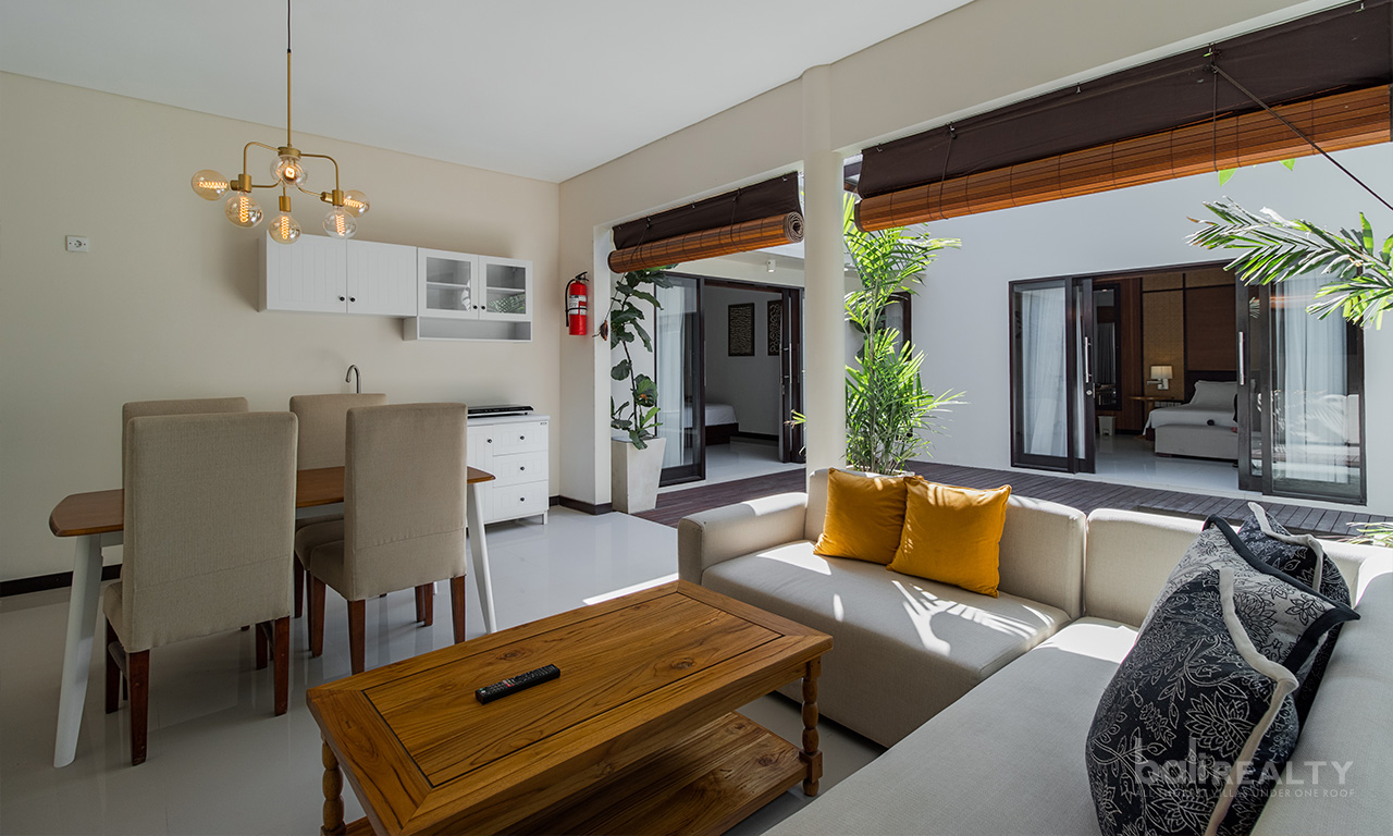 Cozy Two-Bedroom Freehold Villa in a Secure Umalas Complex – Fully Furnished, Great Deal — image 3