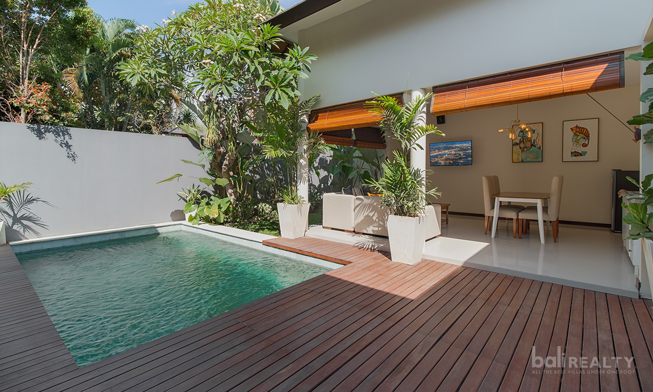 Cozy Two-Bedroom Freehold Villa in a Secure Umalas Complex – Fully Furnished, Great Deal — image 1