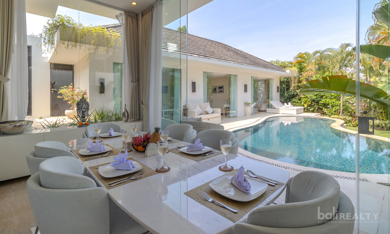 Available for Yearly and Monthly Rental: Three-Bedroom Modern Tropical Villa in Central Umalas — image 3