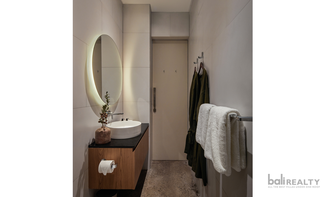 Three-Bedroom Tropical Modern Townhouse in Central Umalas with Glowing Reviews: Perfect for Living or Investment — image 11