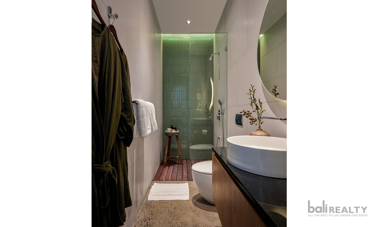 Three-Bedroom Tropical Modern Townhouse in Central Umalas with Glowing Reviews: Perfect for Living or Investment — image 13