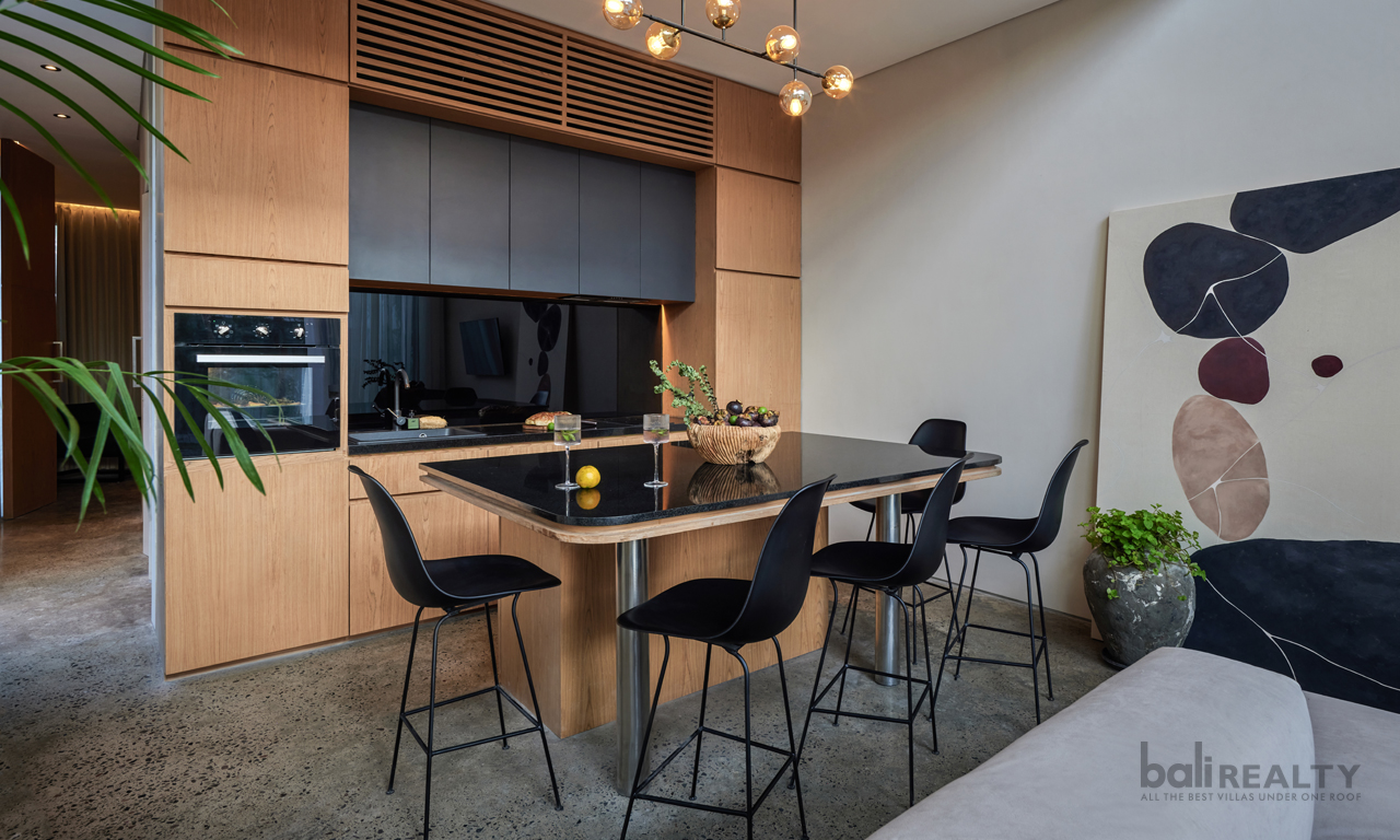 Three-Bedroom Tropical Modern Townhouse in Central Umalas with Glowing Reviews: Perfect for Living or Investment — image 5