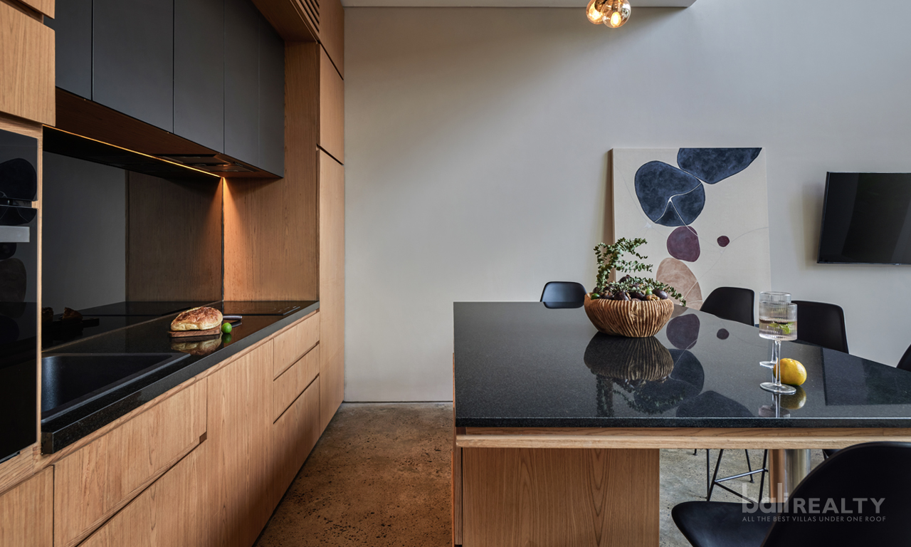 Three-Bedroom Tropical Modern Townhouse in Central Umalas with Glowing Reviews: Perfect for Living or Investment — image 6