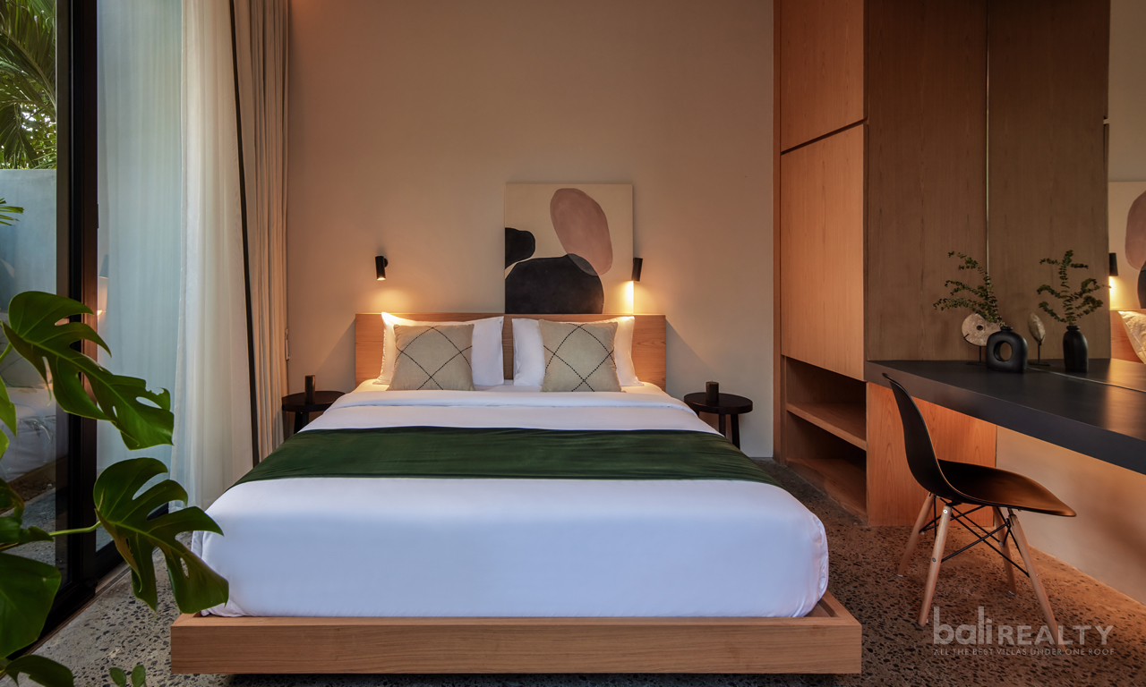 Three-Bedroom Tropical Modern Townhouse in Central Umalas with Glowing Reviews: Perfect for Living or Investment — image 7