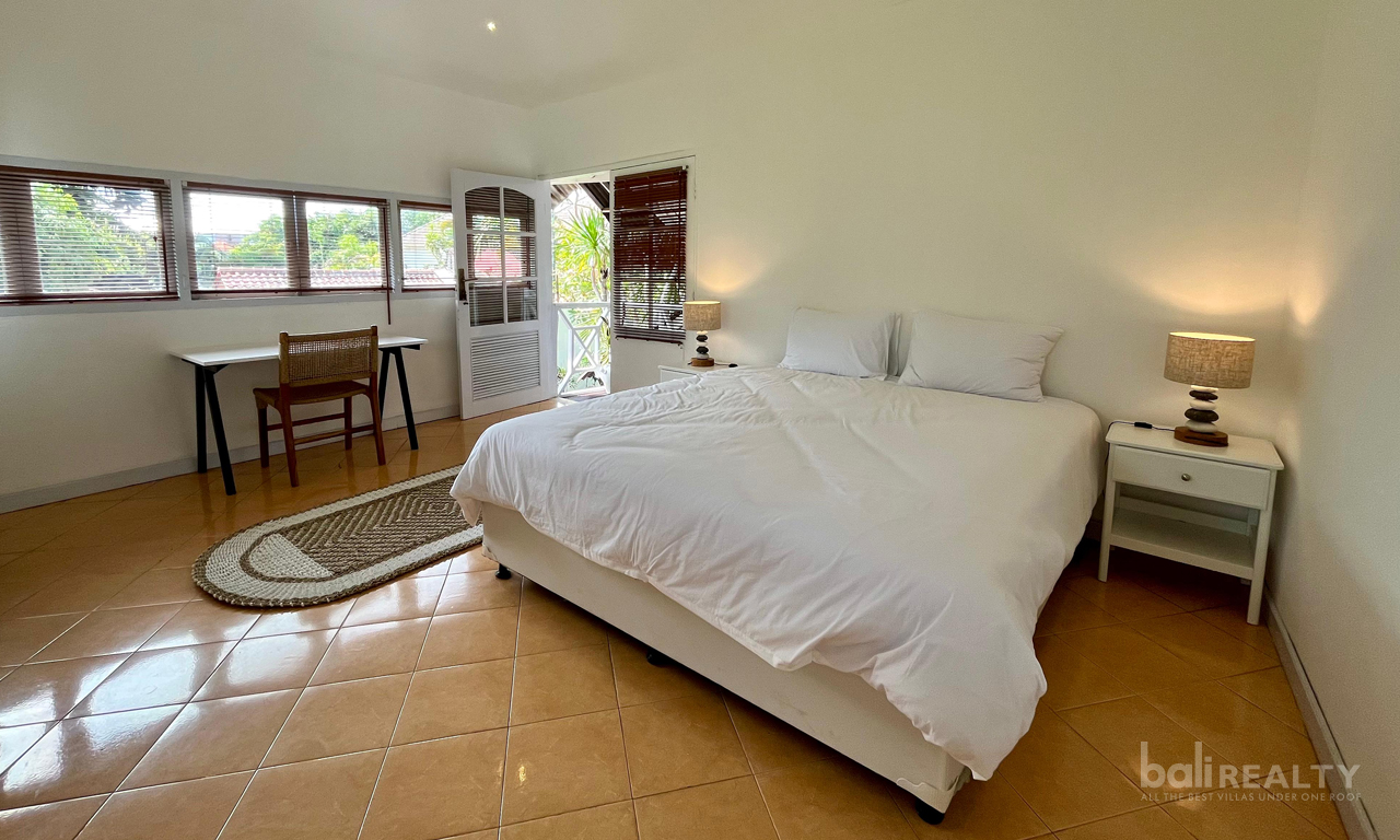 Newly Renovated Spacious Three-Bedroom Villa in Umalas for Yearly Rental — image 13