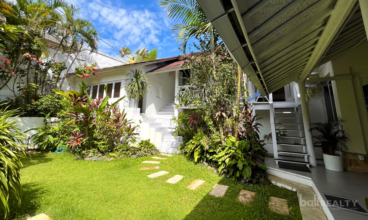 Newly Renovated Spacious Three-Bedroom Villa in Umalas for Yearly Rental — image 2