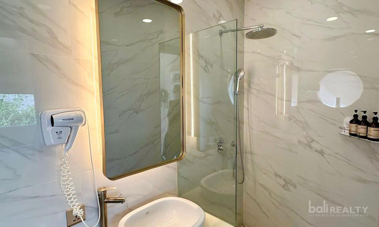 Stylish Two-Bedroom Villa in Ungasan with Long Lease Near the Beaches — image 8