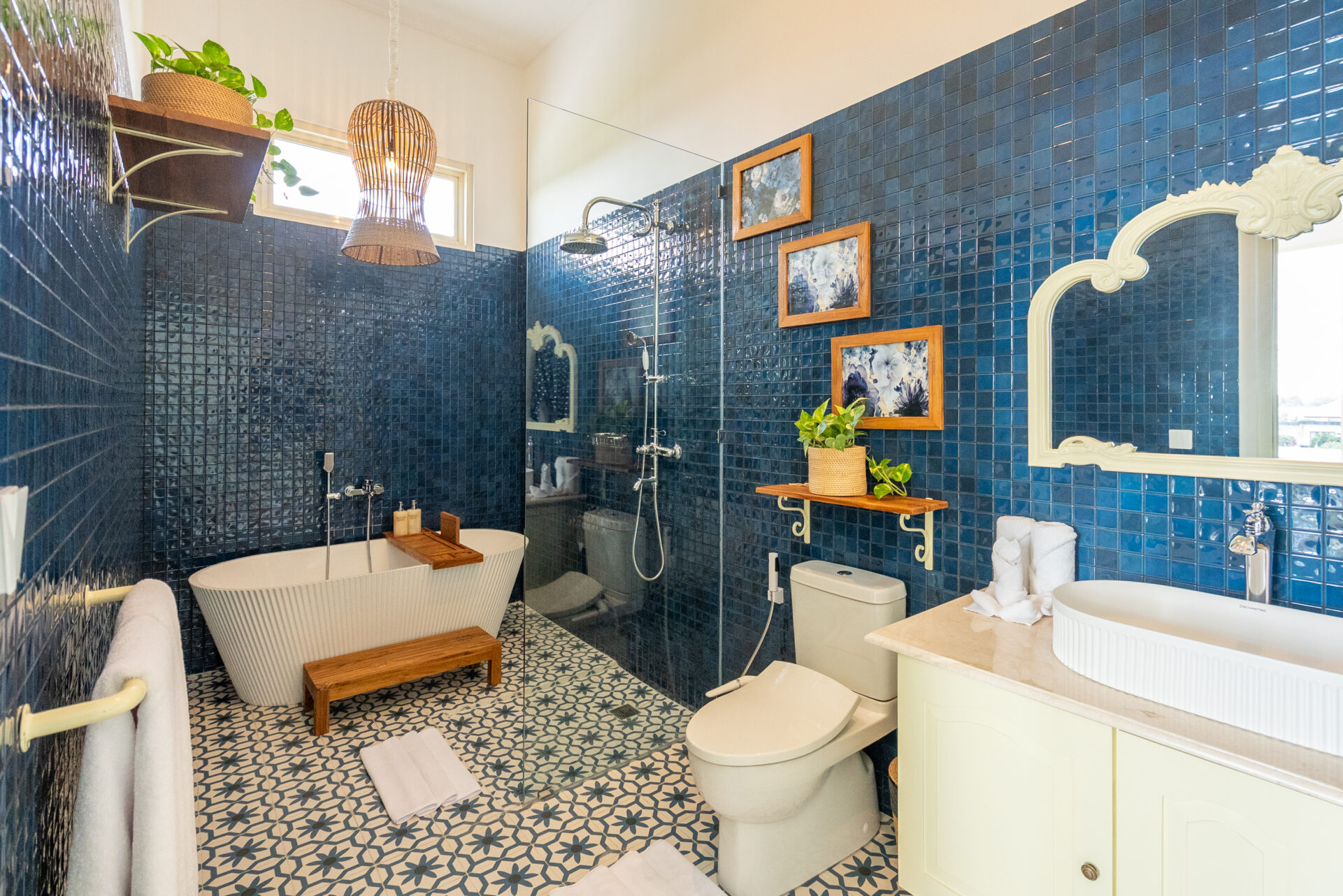 Luxury 6 Bedroom Villa with Private Pool in Berawa, Canggu — image 12