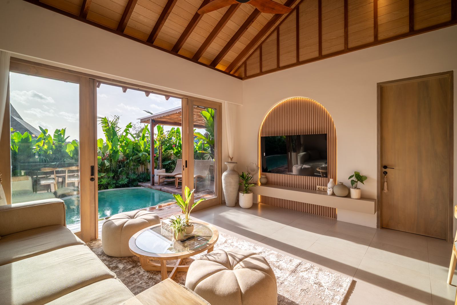 Modern 2 Bedroom Villa with Private Pool in Babakan, Canggu — image 3