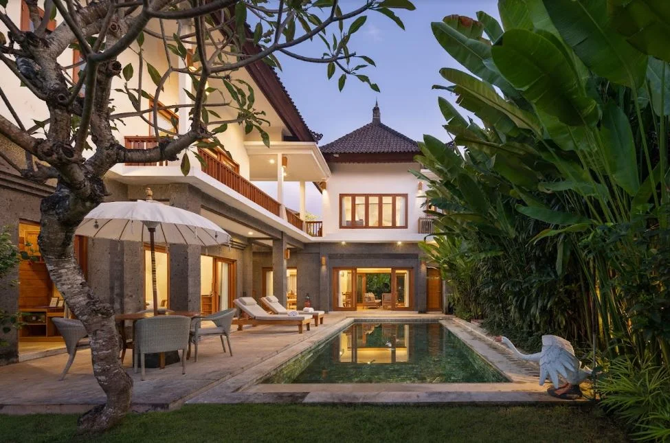 Spacious 4-Bedroom Private Villa – Tropical Oasis Steps from the Surf Beach