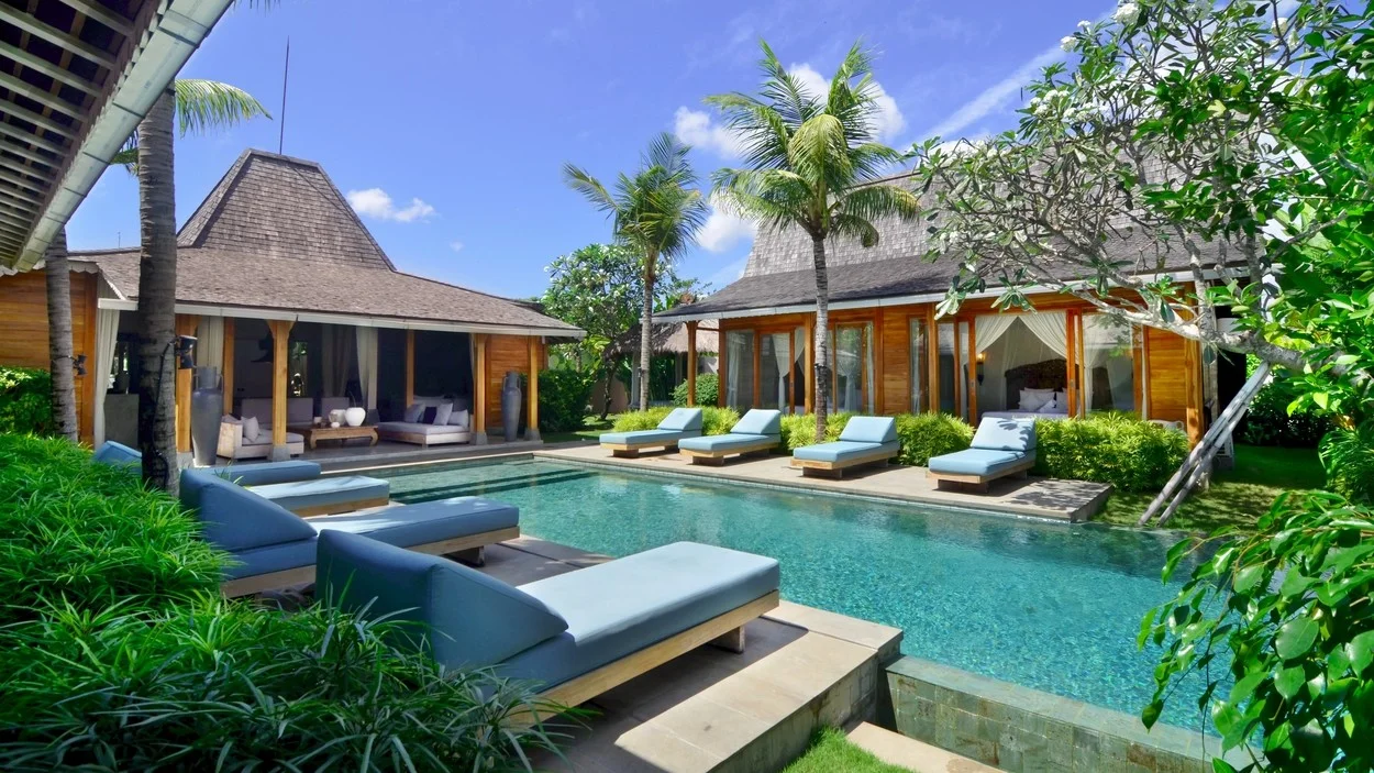 Tranquil Joglo- 4bed Style Villa in Kerobokan – Balinese Charm with Modern Luxury — image 3