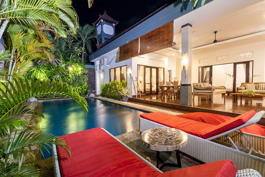 Renovated 3-Bedroom Villa – Central Location Near Beach, Shops & Restaurants