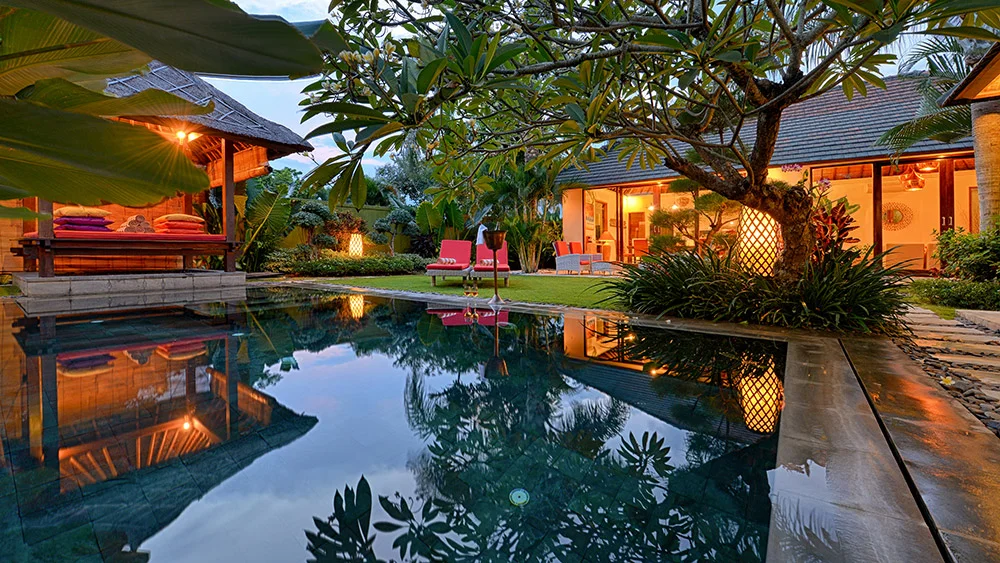 Chic 3BR Tropical Villa in Batu Belig – 4 Mins Walk to Beach – BVI9627