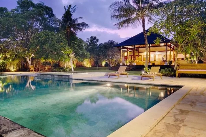 Relaxed Luxury – 3-Bedroom Private Pool Villa Near Bali’s Black Sand Beach — image 15