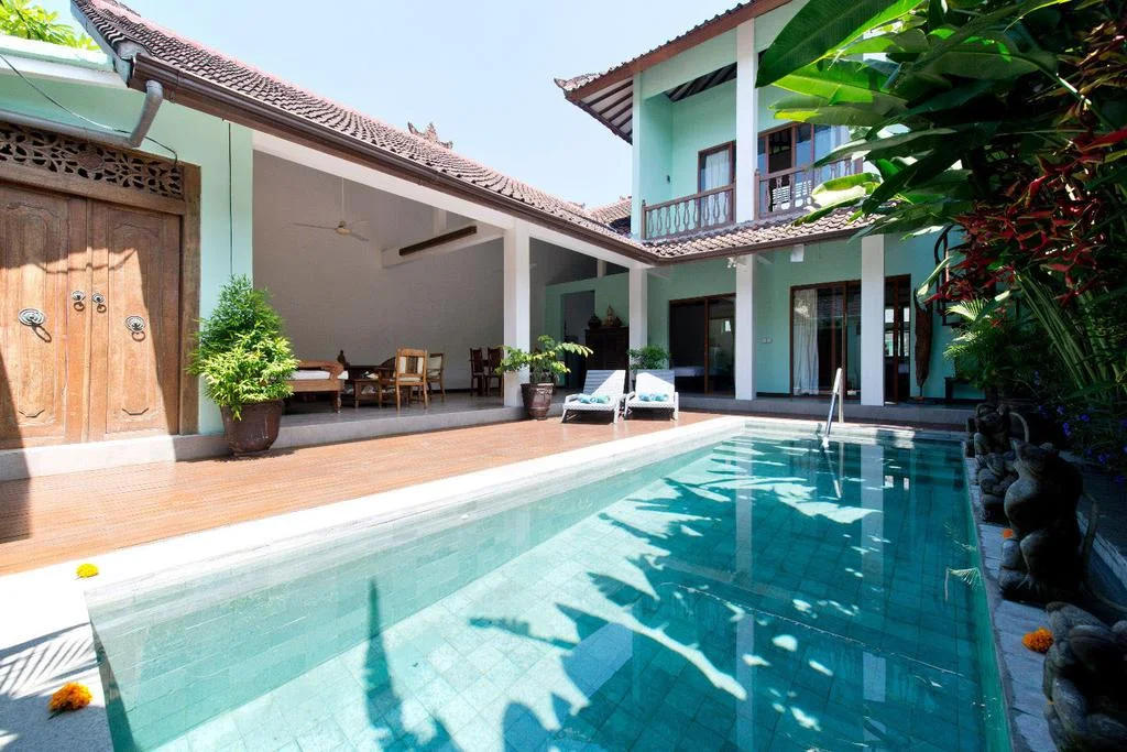 Chic 2BR Villa in Oberoi Seminyak – Walk to Beach & Eat Street