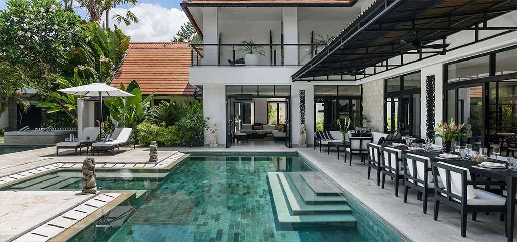 Luxe 7-Bedroom Villa in Seminyak — A Stylish Tropical Escape for Families & Big Groups
