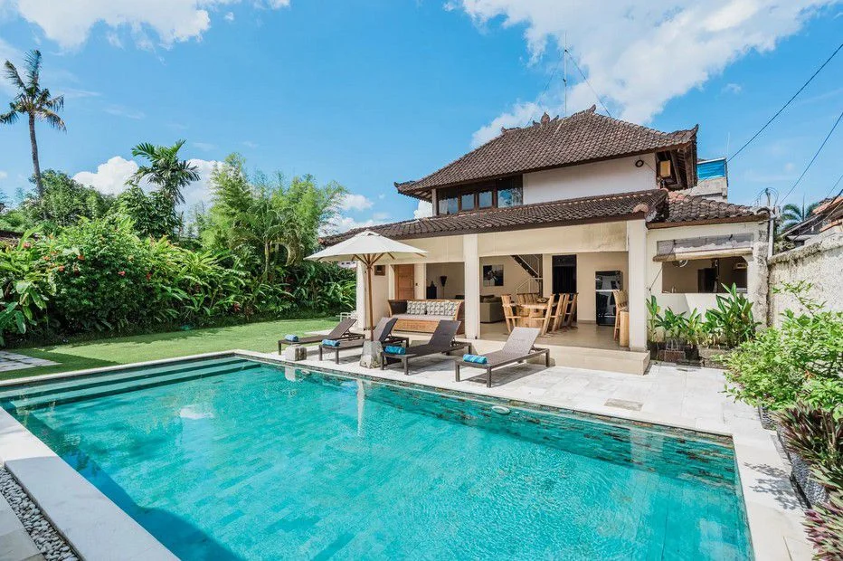 Spacious 5-Bedroom Villa in Central Seminyak – Perfect for Families & Groups — image 3