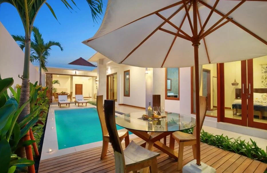 Stylish 2-Bedroom Private Villa with Pool & Garden Views, 12 Minutes Walk to Seminyak Beach — image 5