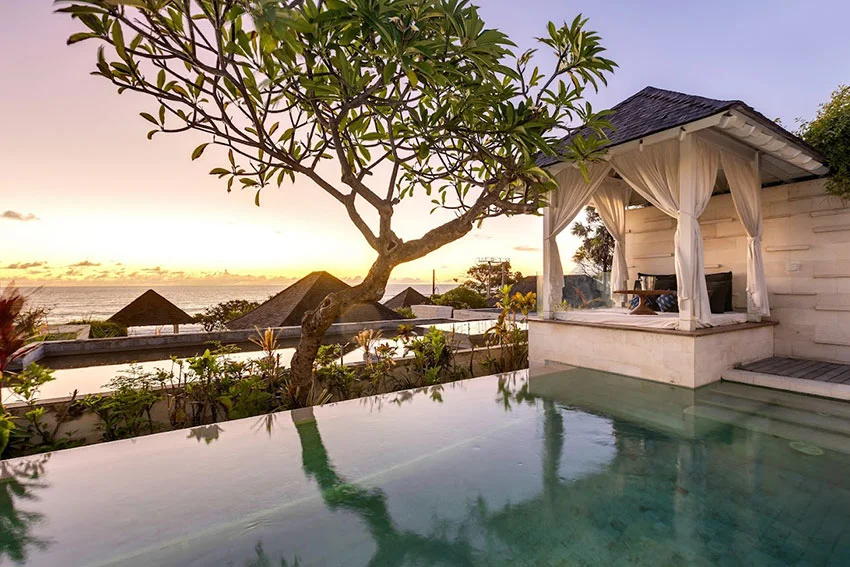 Romantic 1BR Beachfront Villa – Infinity Pool & Sunset Views Near Seminyak — image 3