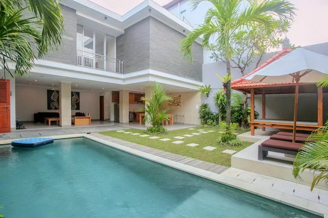 3BR Villa in Central Seminyak – Private Pool, Garden & Steps to Sunset Point — image 5