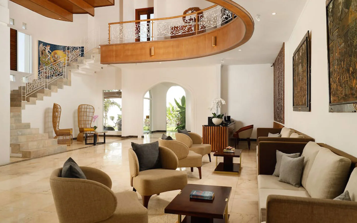 2BR Vintage Elegance Villa with Classic Ambiance in Sanur — image 2