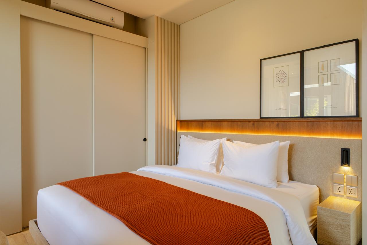 Modern 1-Bedroom Duplex Townhouse with Private Pool in Umalas — image 8