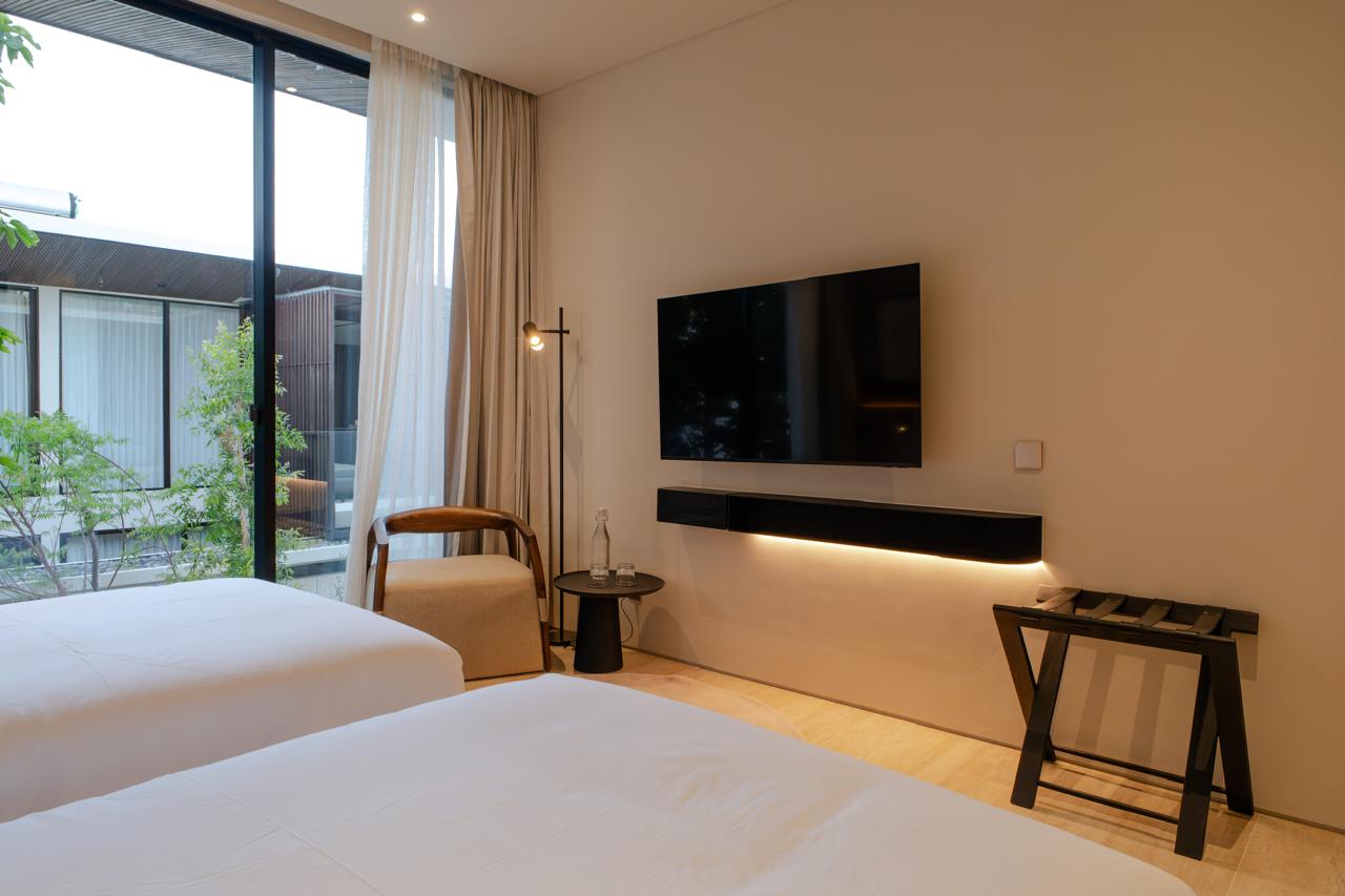 Fully Furnished 2-Bedroom Duplex Townhouse with Private Pool in Umalas — image 9
