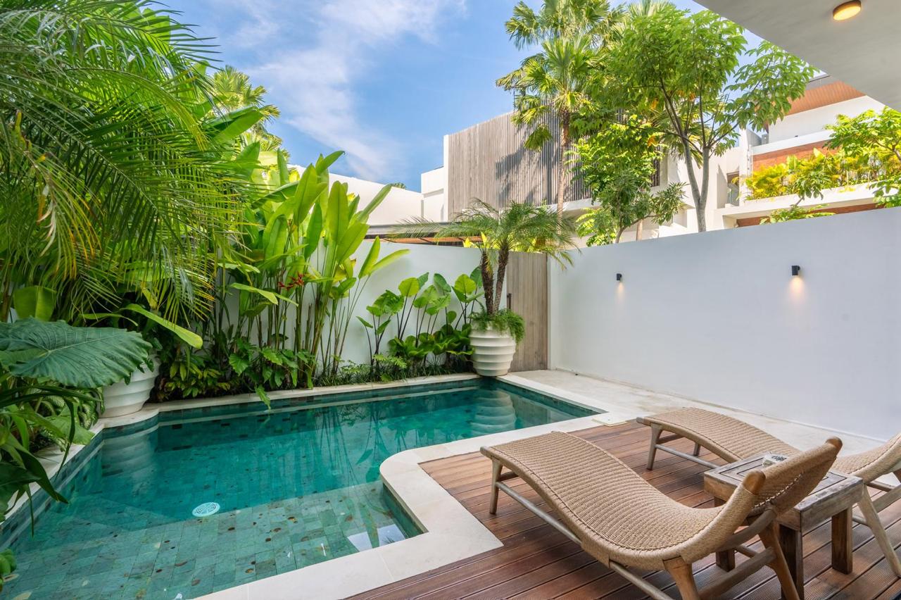 Modern Fully Furnished 3-Bedroom Villa for Monthly and Yearly Rental in Berawa — image 1