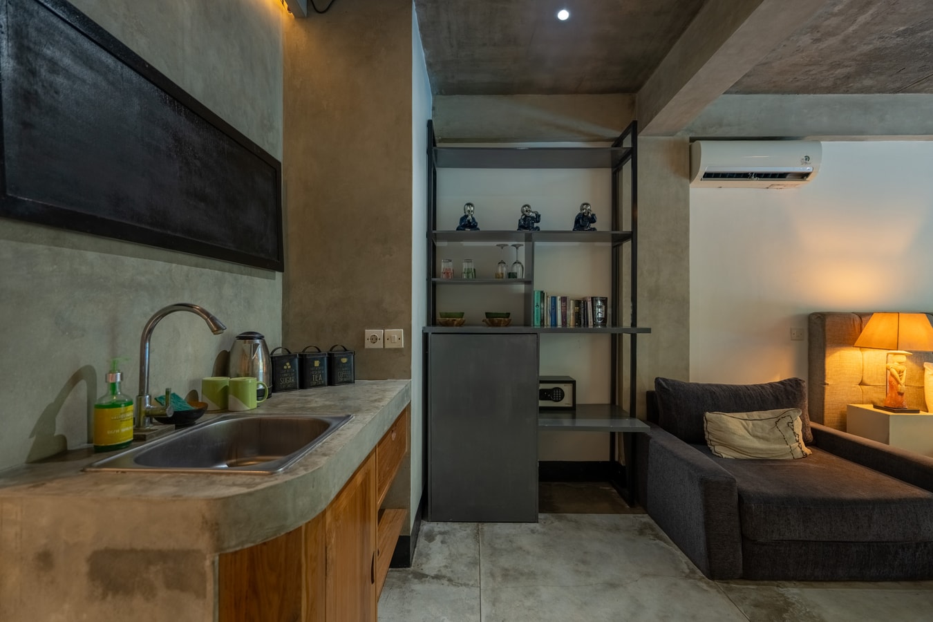 Seminyak Suite 1BR - Swimming Pool, Near Beach, Shops & Cafes - Seminyak, Bali — image 5