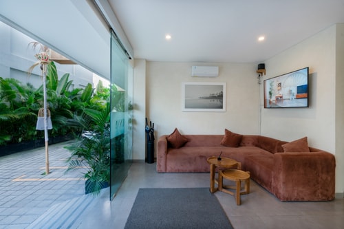 SB 101 - 2BR Suite with Private Pool, Canggu in Canggu, Bali — image 12