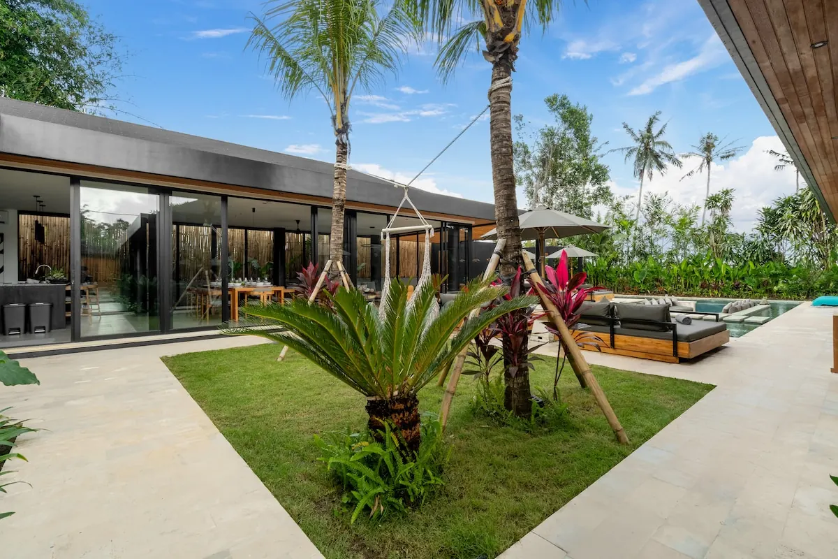 11 BR Tropical-Modern Rice-Field Estate Ubud — 11BR Estate Rental in Ubud — image 8