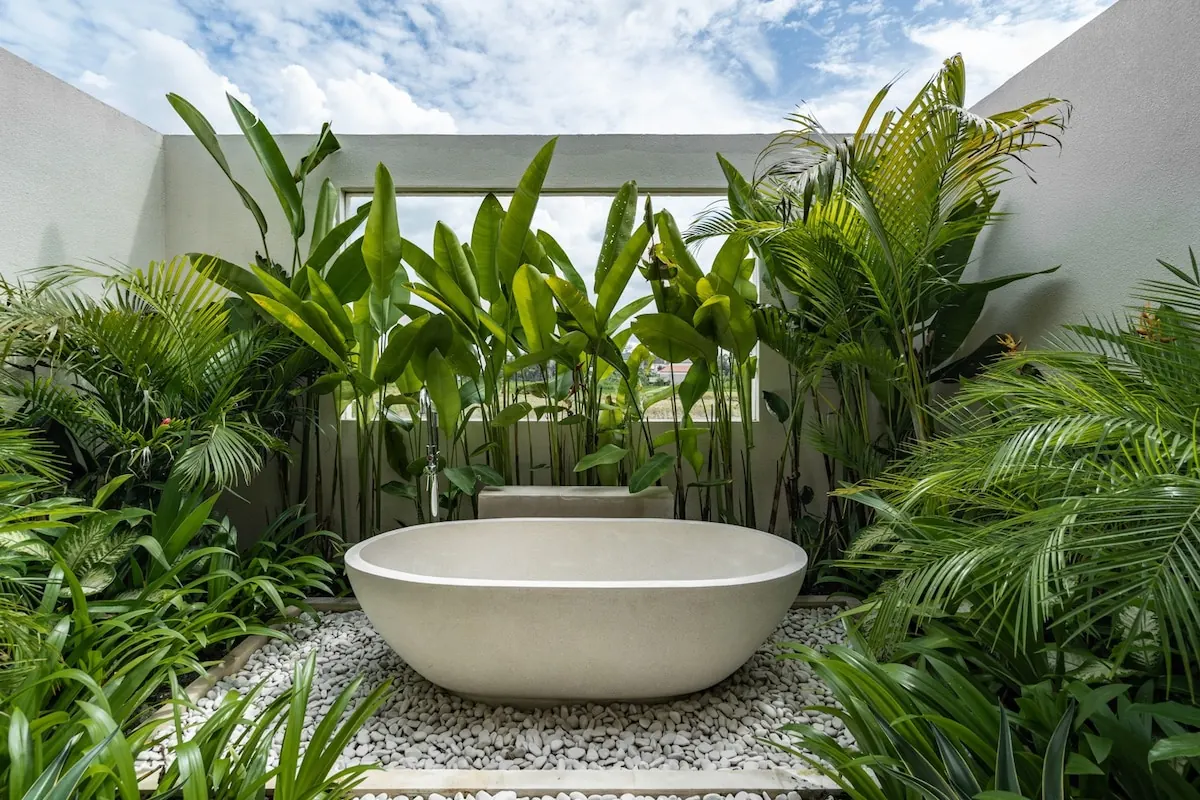 6 BR Thatched Tropical Garden Villa Ubud — 6BR Villa Rental in Ubud — image 3
