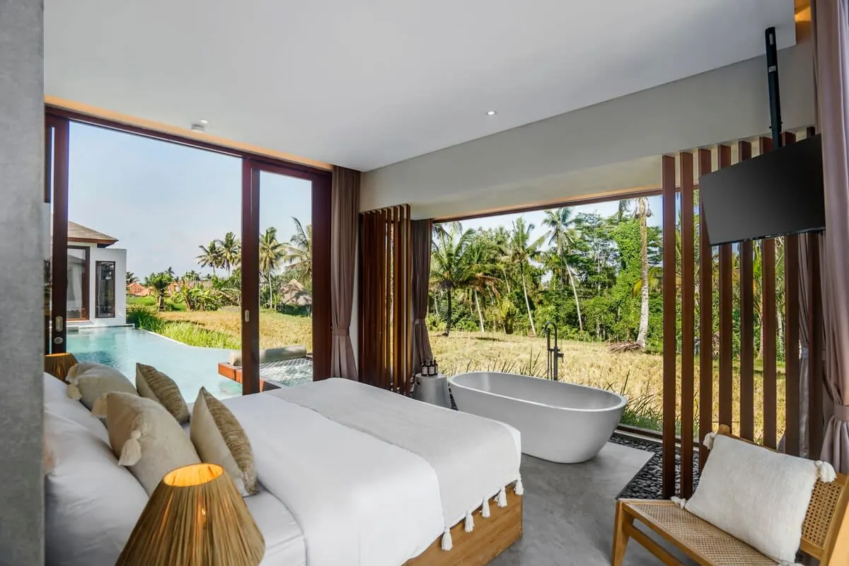6 BR Rice-Field Pool Villa Ubud — 6BR Villa Rental in Ubud — image 7