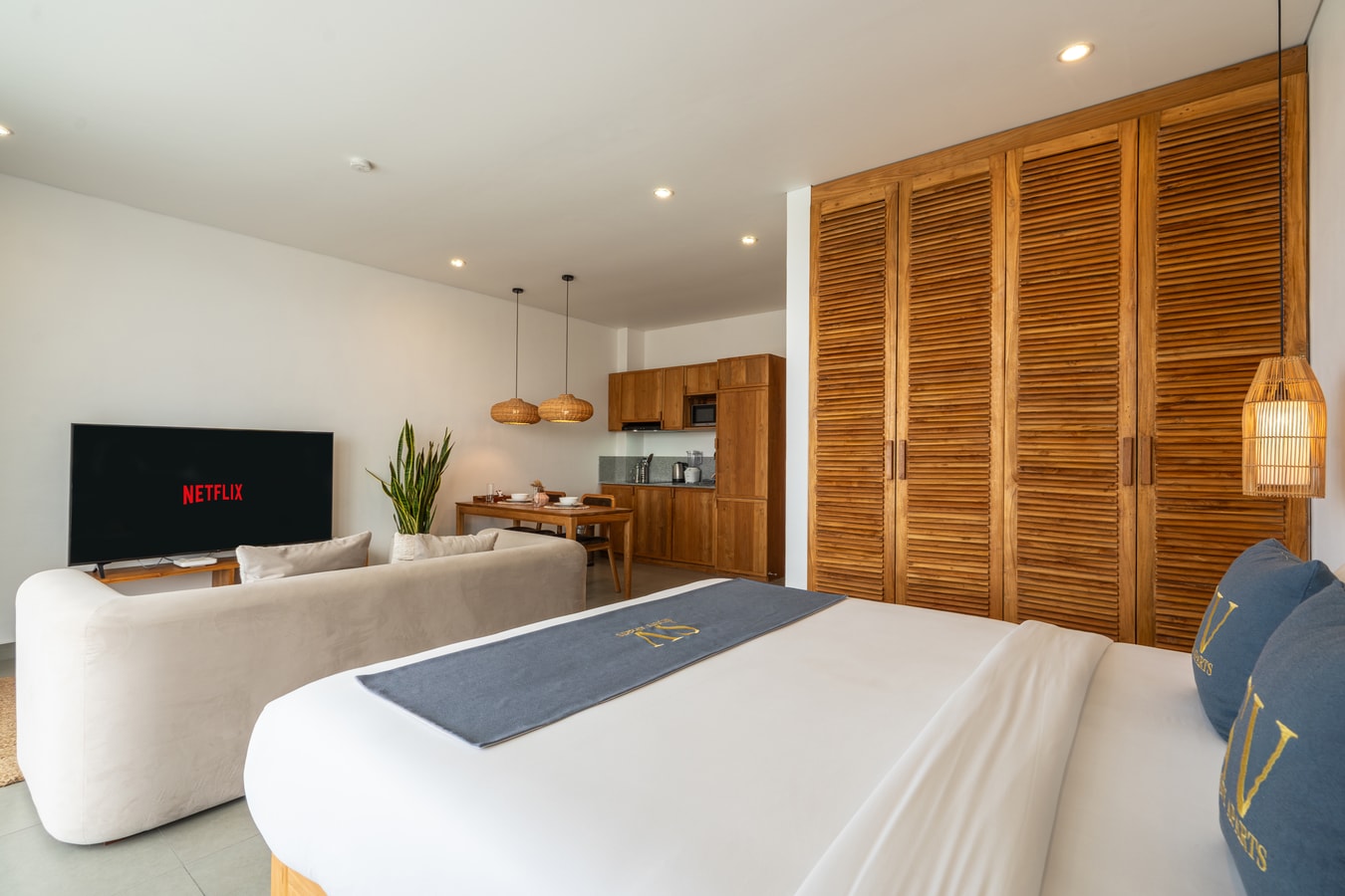 SB 411 - 1BR Suite with Balcony and Pool, Canggu - Canggu, Bali — image 13