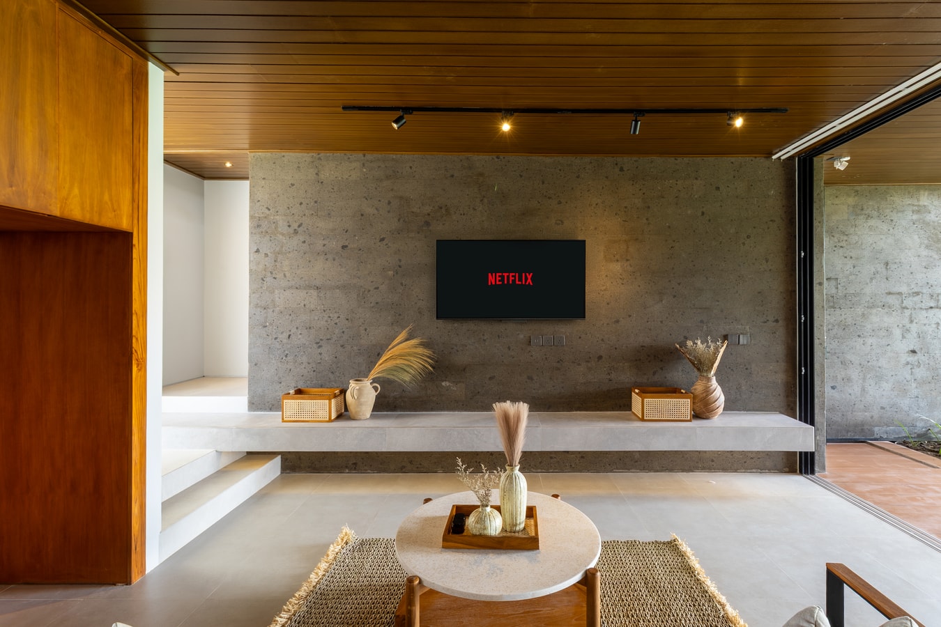 3BR Canggu Paddy View Pool Villa | Near Gym in Pererenan, Bali — image 3