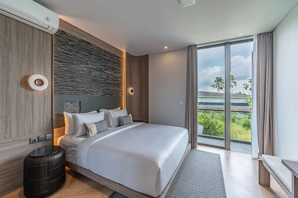8 BR Tropical-Modern Group Estate Canggu — 8BR Estate Rental in Canggu — image 10