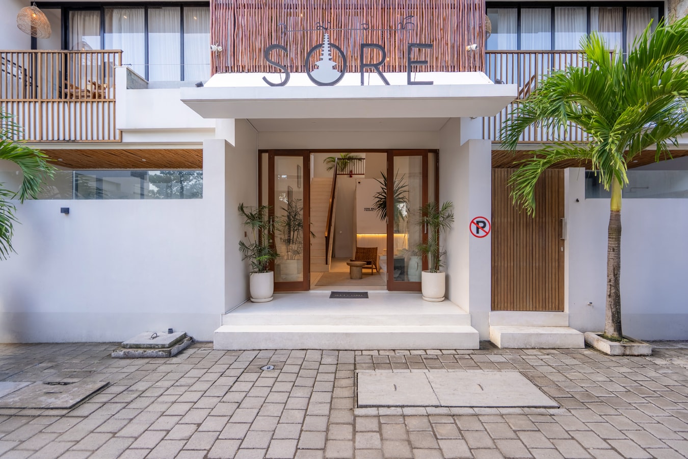 Luxury Designer 1BR Pool Villa near Pererenan Beach - Canggu, Bali — image 17