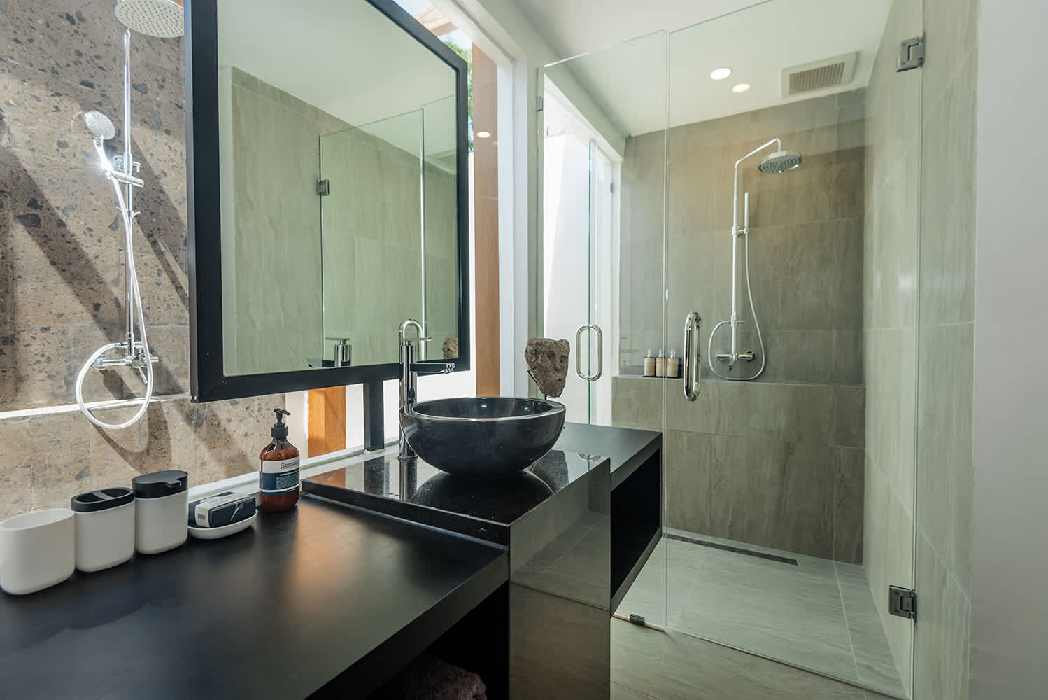 Minimalist Villa Damarama · 4BR · Ubud — 4BR Villa Rental in Ubud — image 10