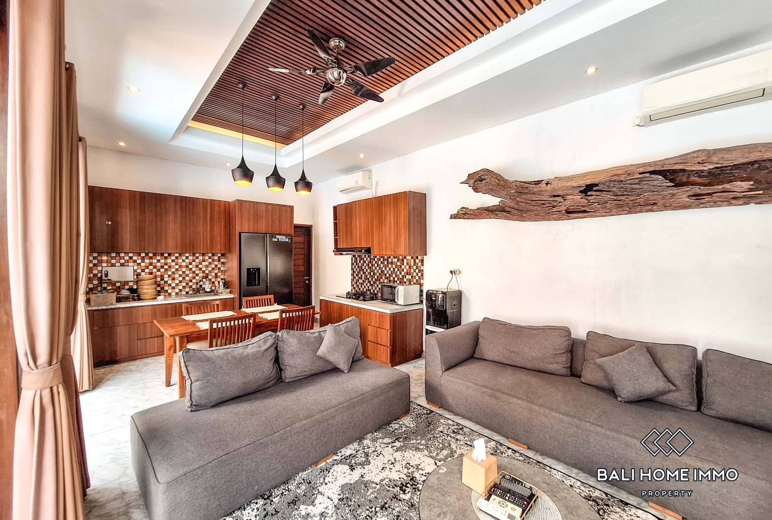 Authentic 5 Bedroom Family Villa for Rent in Canggu Residential Side — image 2